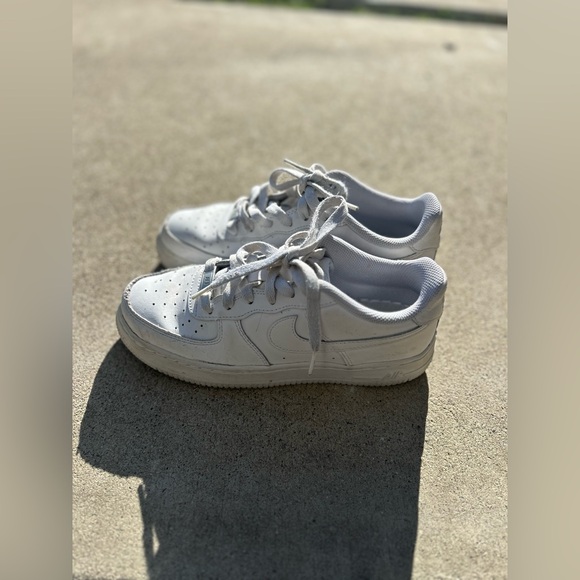 Nike Air Forces 1 - Picture 7 of 8